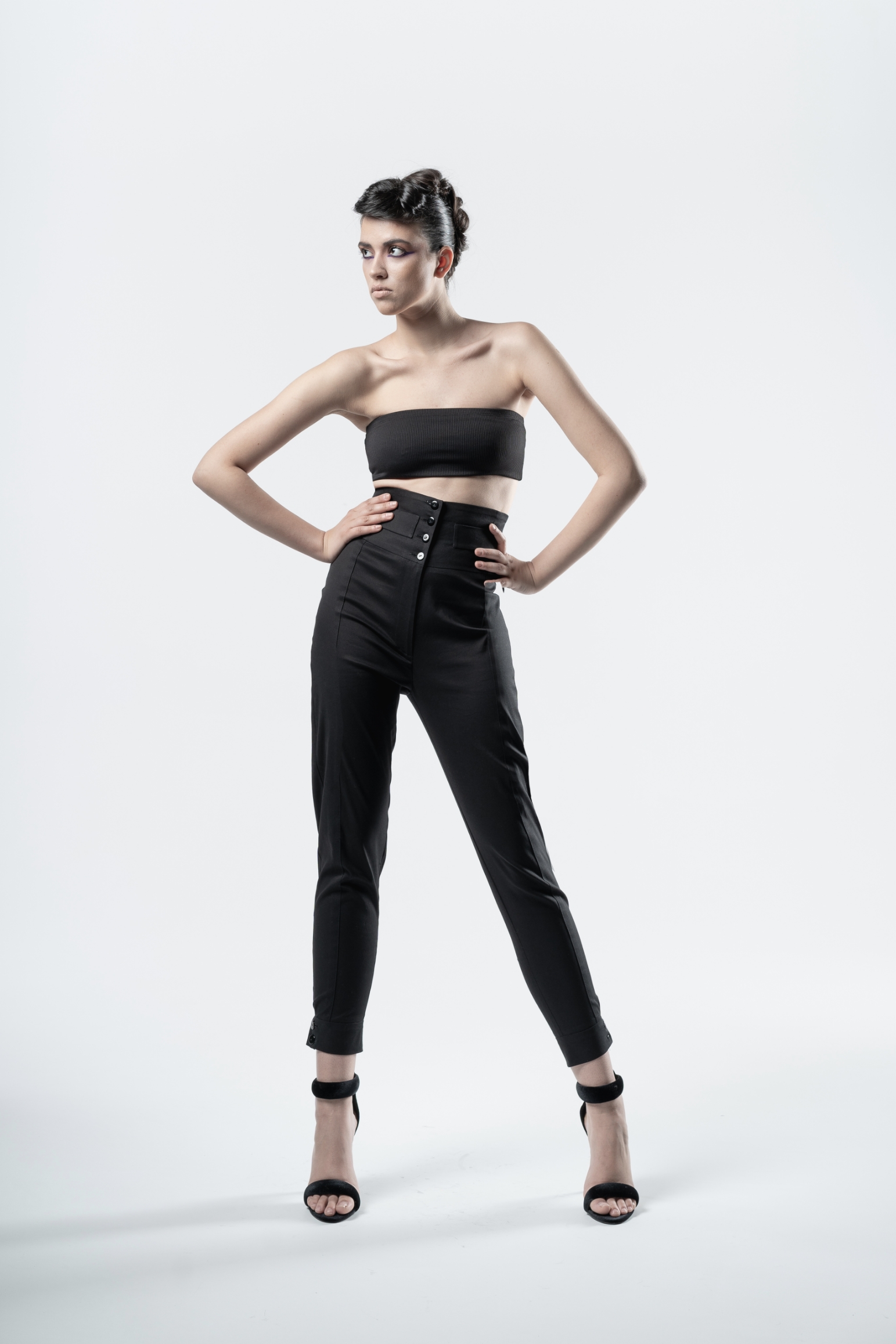 PINTUCK TROUSERS IN BLACK