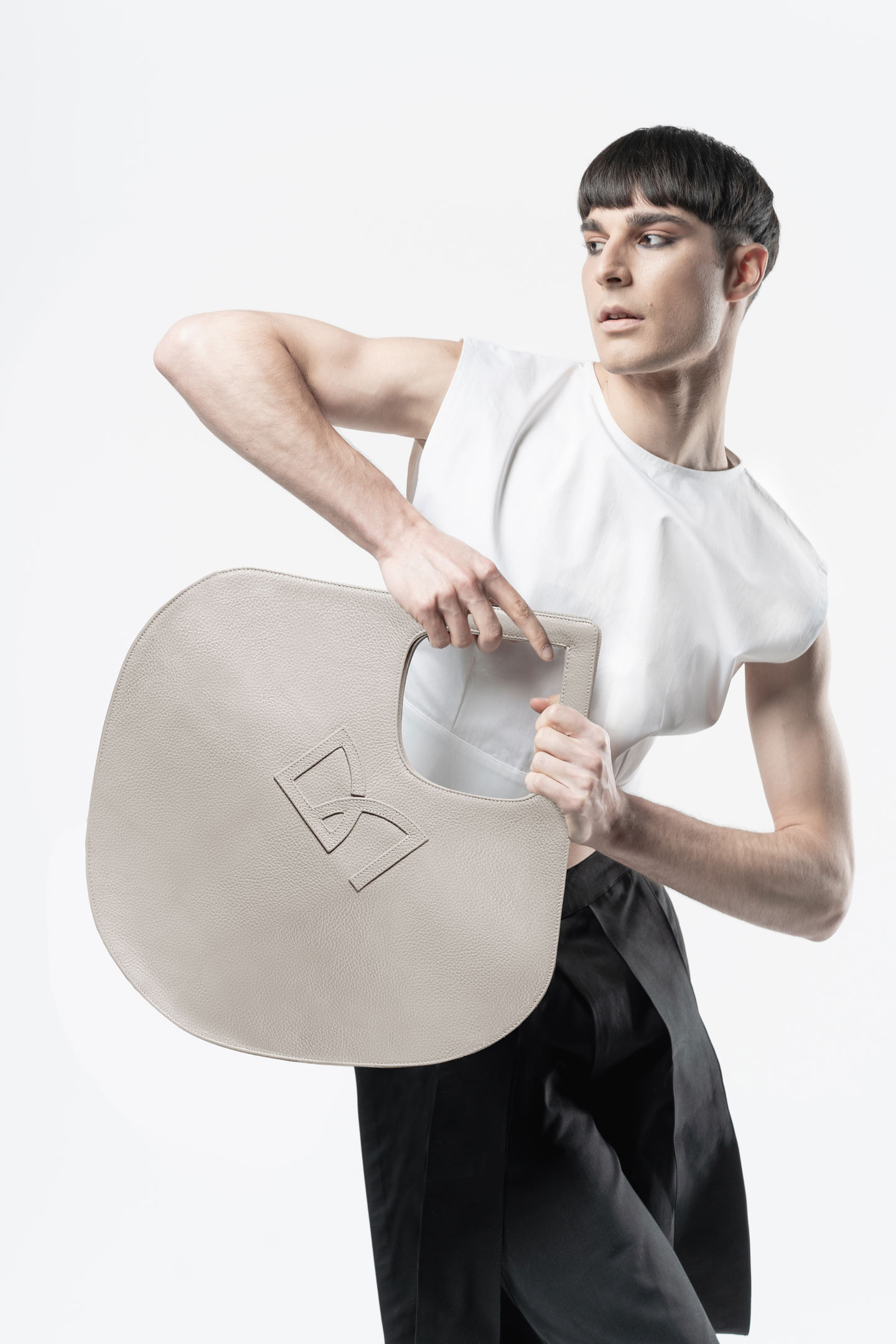 LEATHER TOTE BAG IN BEIGE