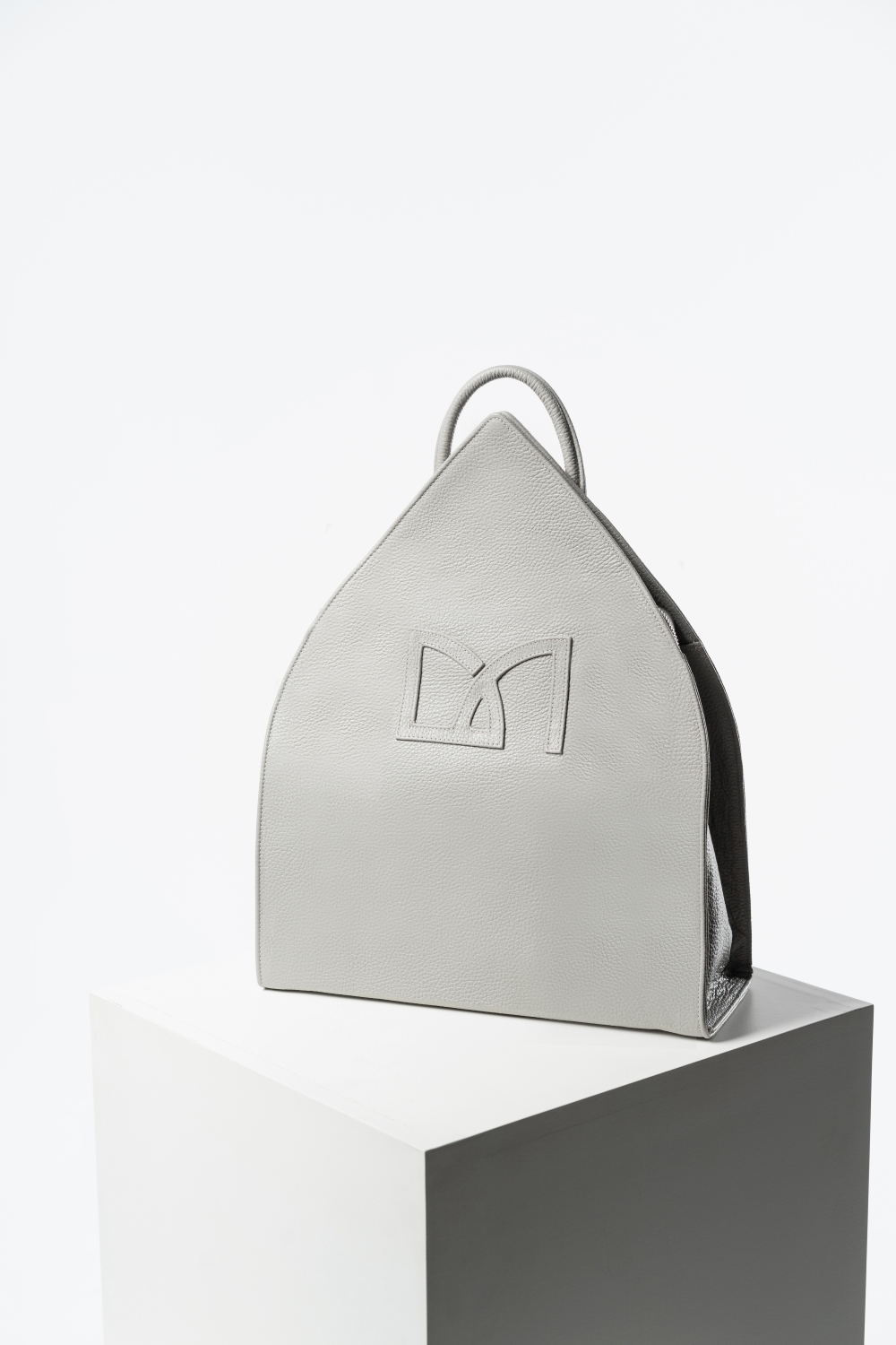 LEATHER BACKPACK IN GREIGE - Image 2