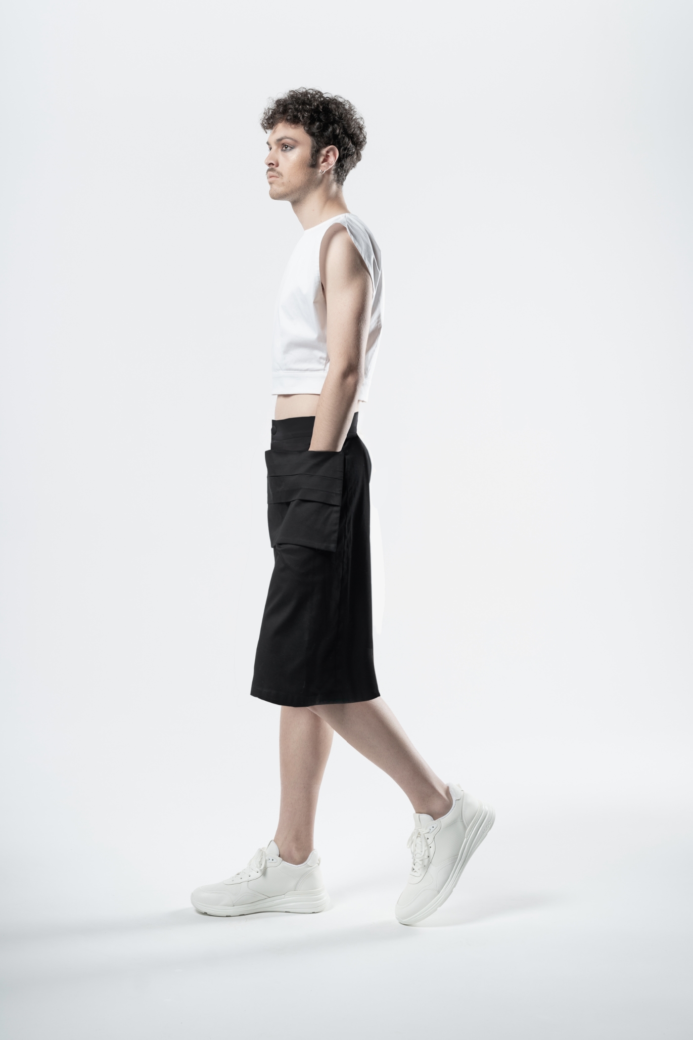 SHORTS WITH PINTUCK POCKET IN BLACK